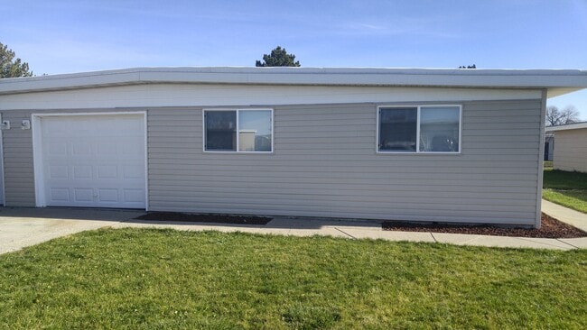 Building Photo - RH106 - Winchell Lane