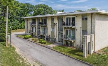 Building Photo - 2811 Pembroke Ln