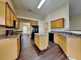 Foto del edificio - 202 Worcester Ln