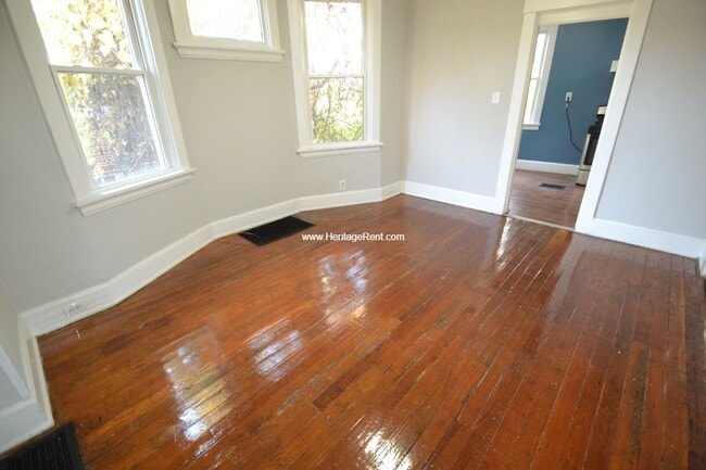 Building Photo - Pleasan Ridge 4 bed 2 bath Home with Large...