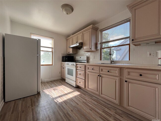 Building Photo - 45-35-45169 169th St