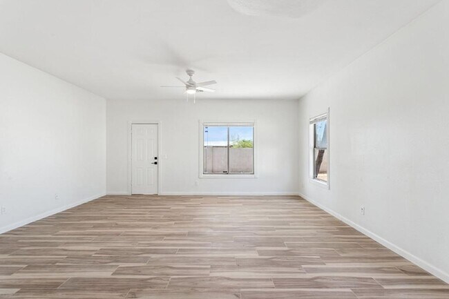 Foto del edificio - 132 W Southgate Ave