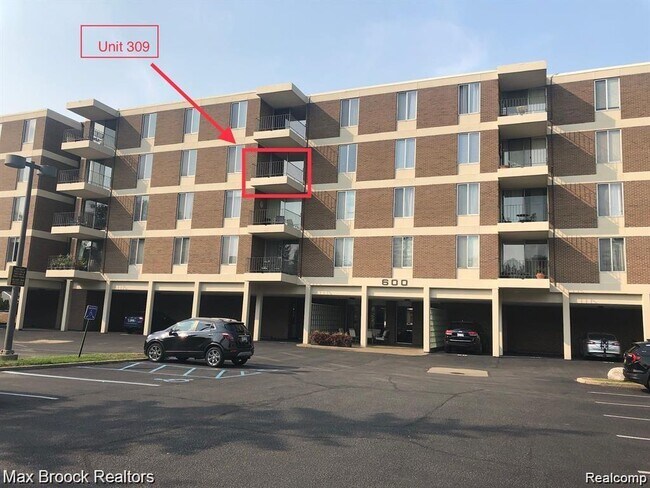 Foto del edificio - 600 W Brown St