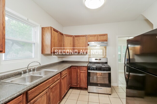 Building Photo - 3021 E 27th ST