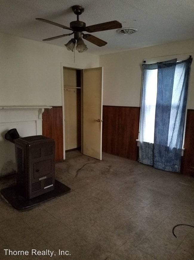 Building Photo - 2 br, 1 bath House - 1701 S Church Street