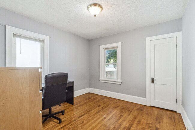 Foto del edificio - 1583 Jefferson Ave