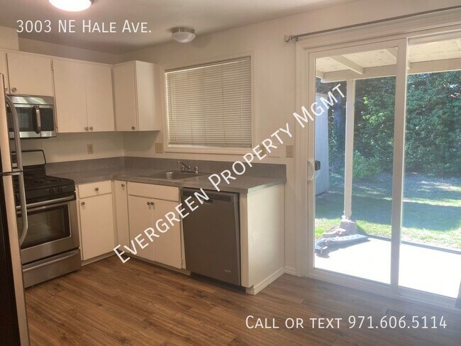 Building Photo - Elegant 3BD/2BA Home with Spacious Living ...