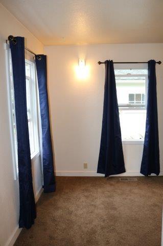 Building Photo - Near Sequoia Zoo and Park, Cozy 2/1 with l...
