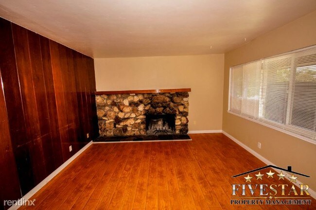 Building Photo - 3 br, 0.5 bath House - 2201 Fairfax Road
