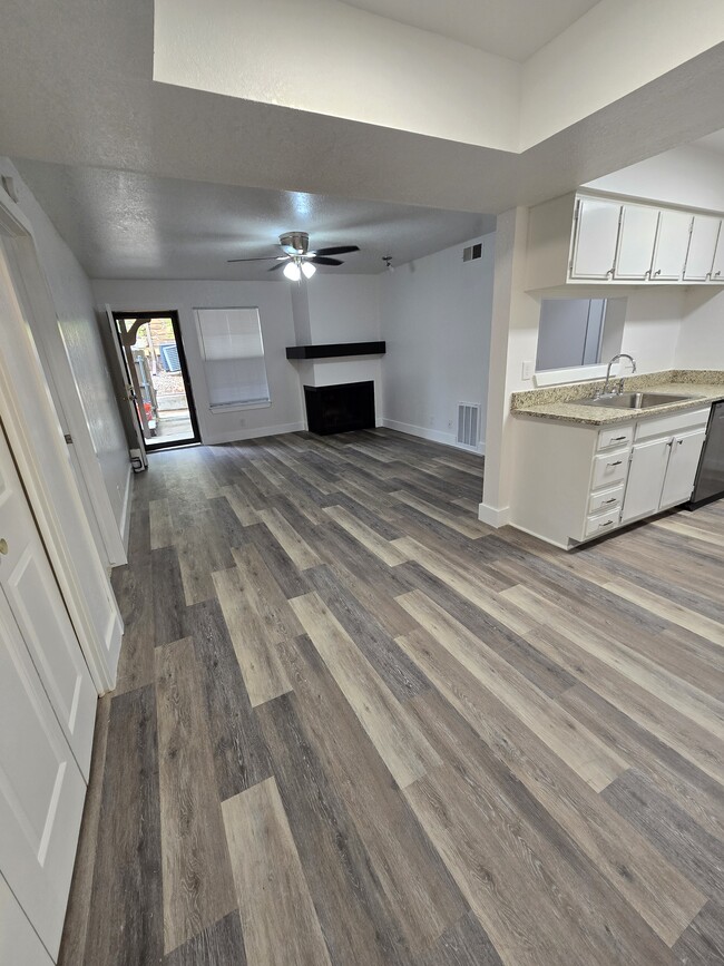 Foto del edificio - 6382 S 80th E Ave