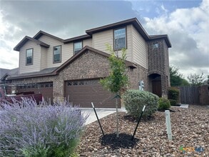 Building Photo - 665 Creekside Cir