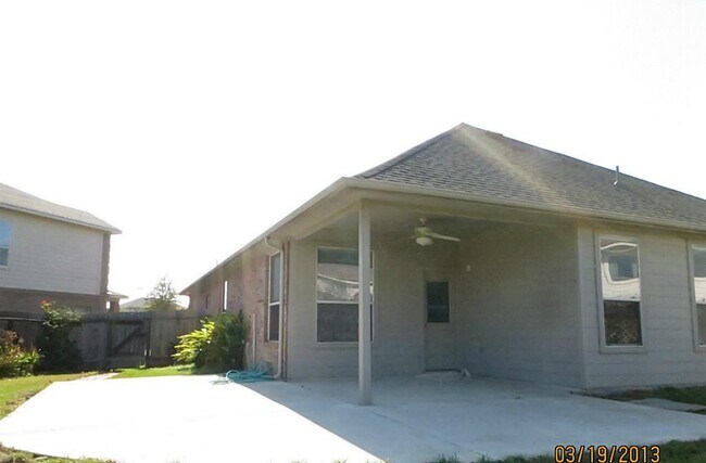 Foto del edificio - 6302 Richland Hills Dr