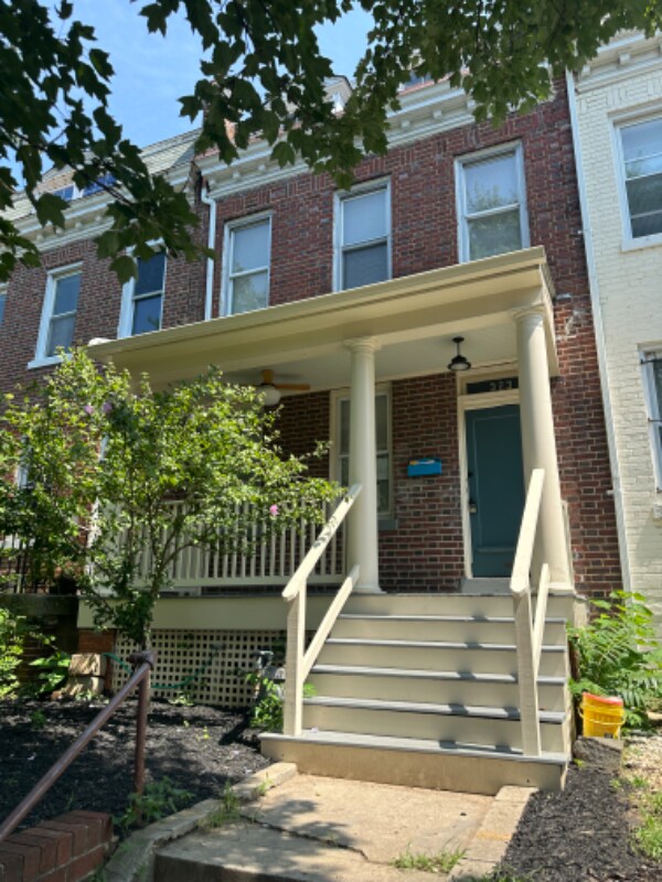 Foto principal - 323 13th St NE
