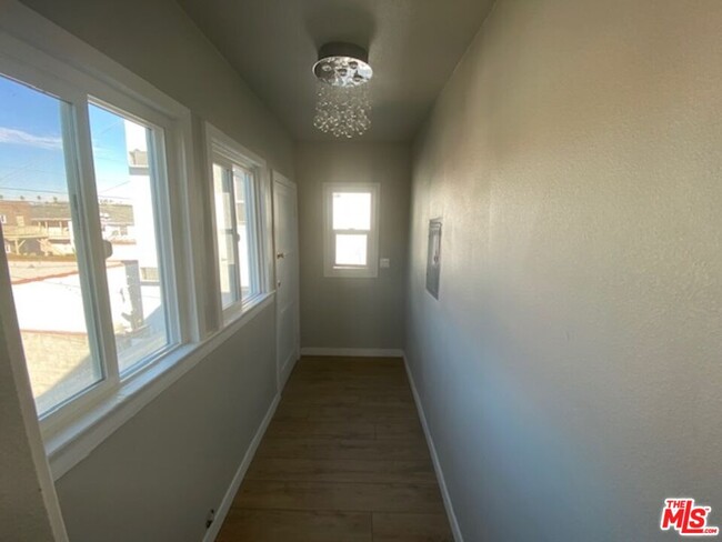 Foto del edificio - 1819 S Sycamore Ave