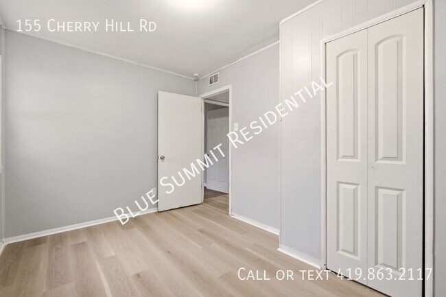 Foto del edificio - 155 Cherry Hill Rd