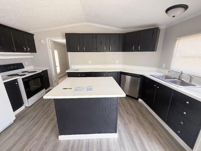 Foto del edificio - 4916 Brown Station Rd