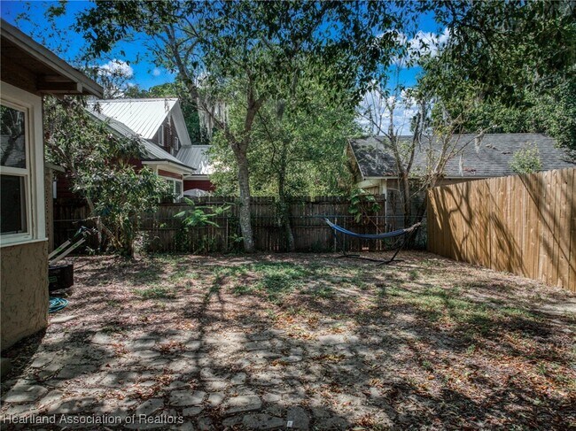 Foto del edificio - 412 Rose Ave