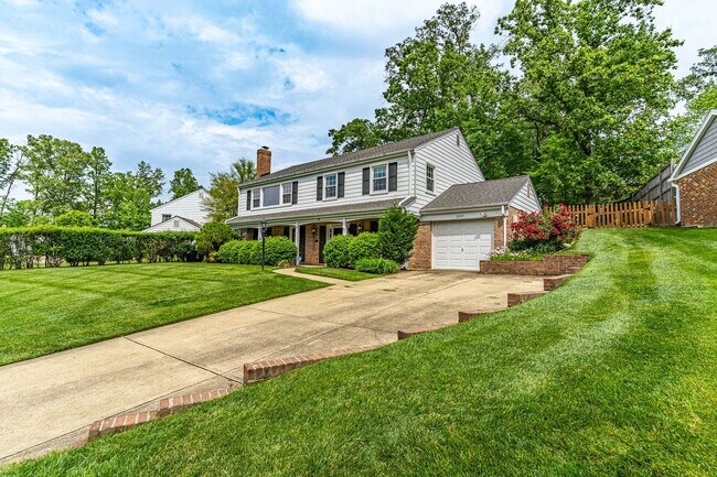 Building Photo - Spacious 4-bedroom home in West Springfield!