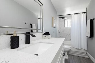 Building Photo - 1634 Serenada Ave
