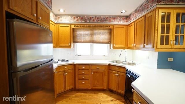 Building Photo - 4 br, 3 bath House - 5 Summit Street