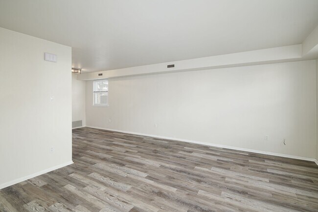 Building Photo - 2770 Willits Rd