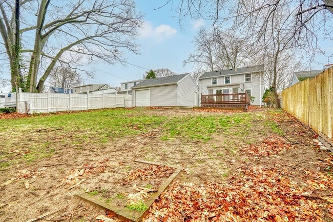 Building Photo - 170 Hilltop Rd