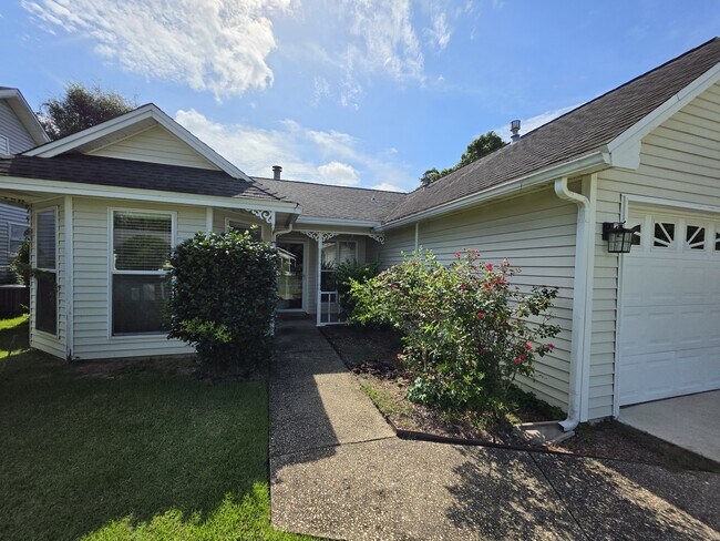 Building Photo - 148 Meadowbrook Ct