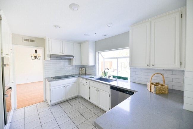 Foto del edificio - Charming 3 Bedroom, 2.5 Bath Home in Marbl...