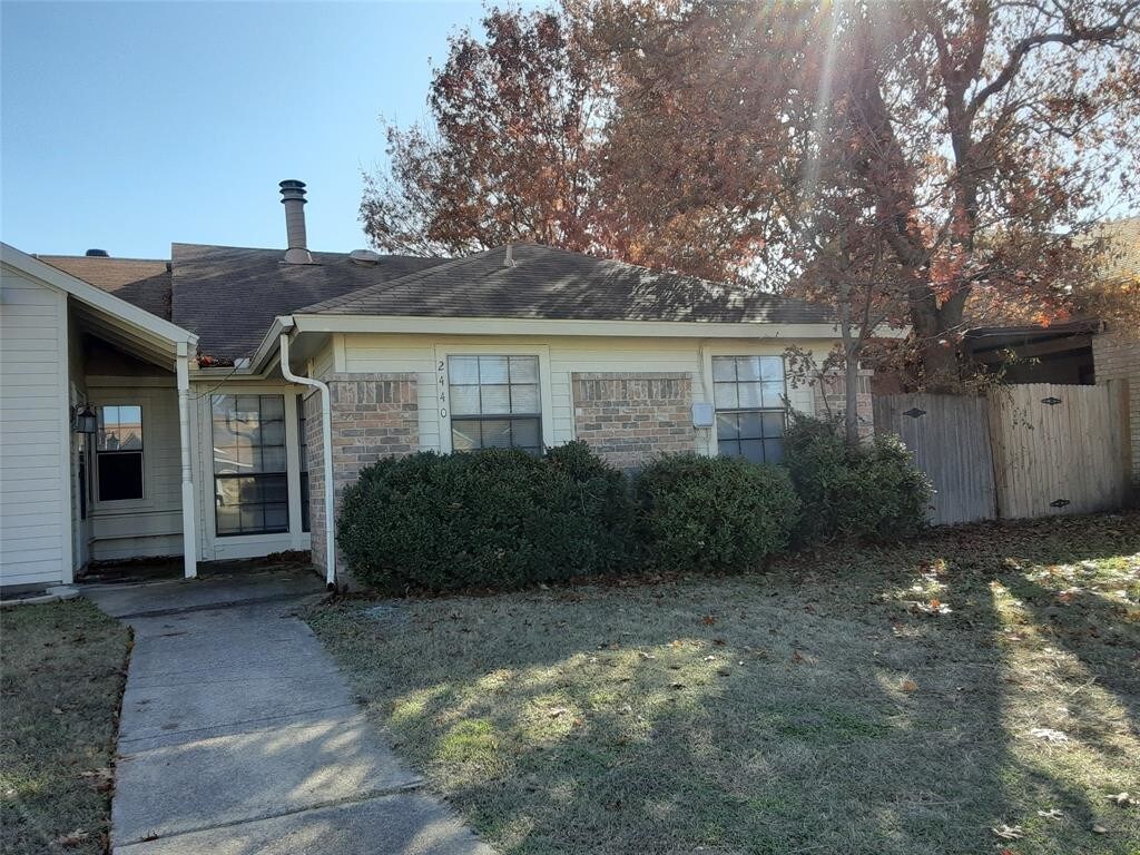 2440 E Timberview Ln, Arlington, TX 76014 Townhome Rentals in
