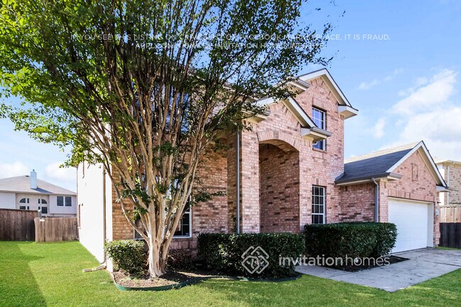 Building Photo - 204 Tanglewood Pl
