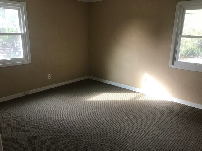 Bedroom 3 - 2708 Lasalle St