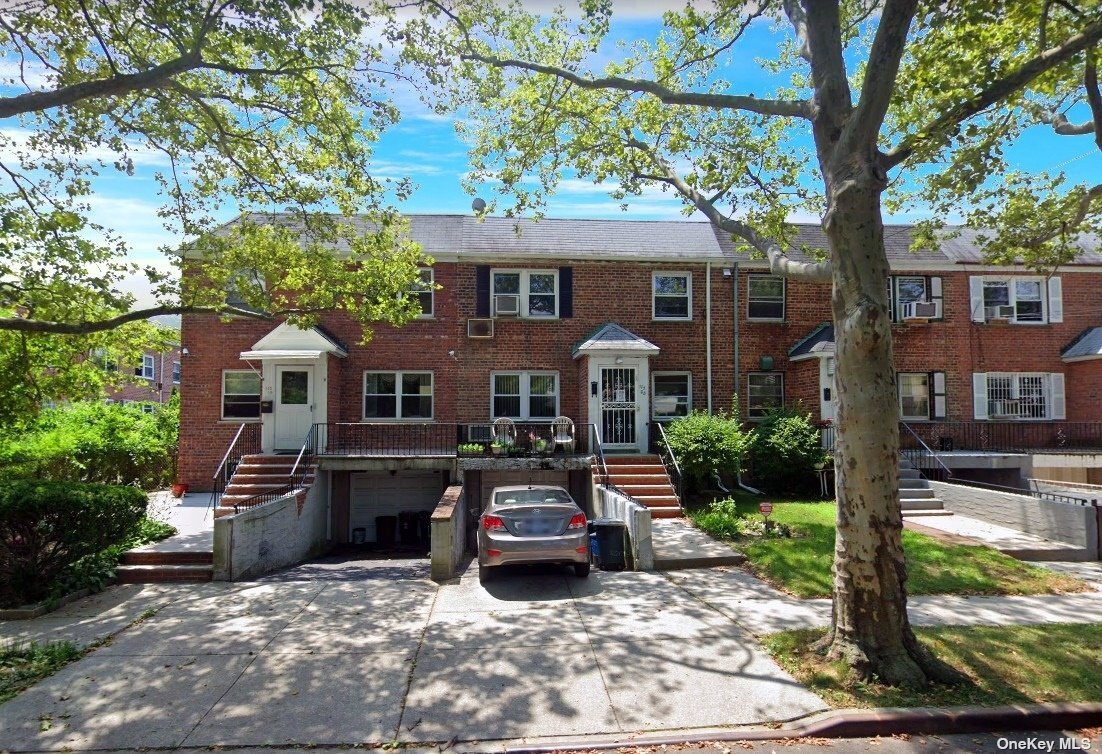 Primary Photo - 175-08-175-65 65th Ave