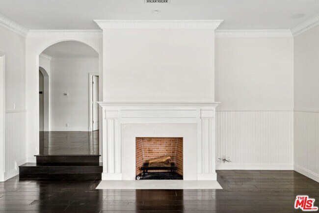 Foto del edificio - 9233 Doheny Rd