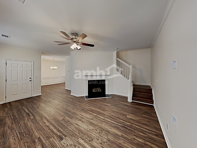 Building Photo - 633 Sunflower Dr
