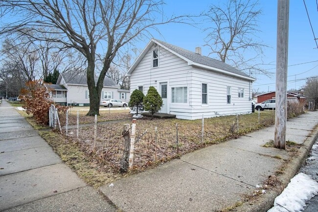 Building Photo - 1187 Langeland Ave