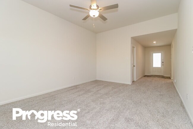 Building Photo - 1313 Woodwinds Dr