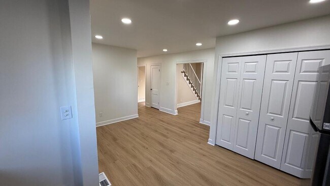 Vista desde el interior del comedor de la cocina. - 122 N Fir Ave