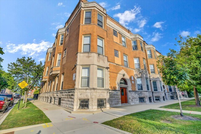 Foto del edificio - 4856 S Prairie Ave