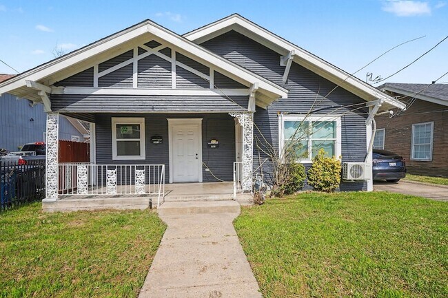 Foto del edificio - 4805 Belmont Ave