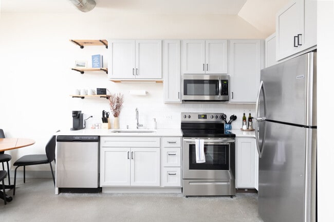 Foto del edificio - 1009 W Juneau Ave