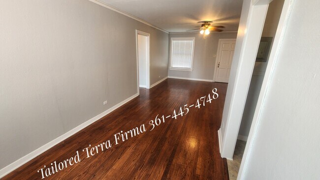 Sala de estar y comedor abiertos - 905 Ohio Ave