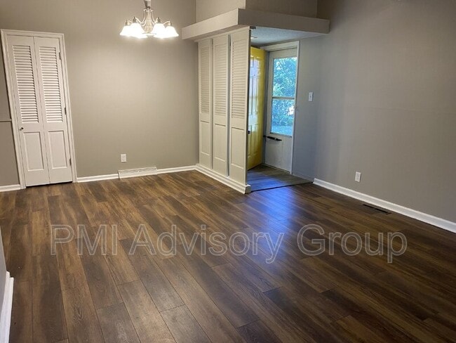 Building Photo - 3625 SW 29th Terrace