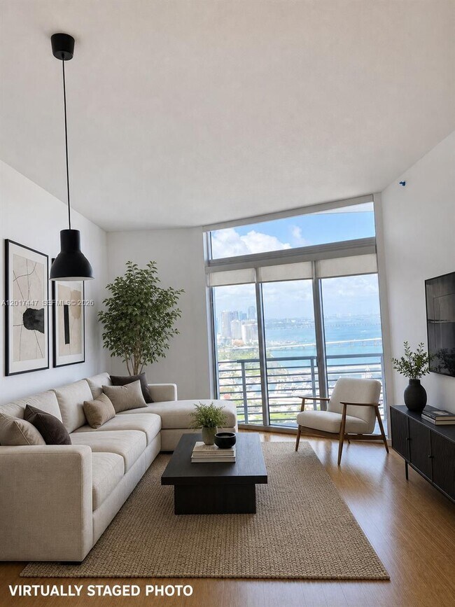 Foto del edificio - 325 S Biscayne Blvd