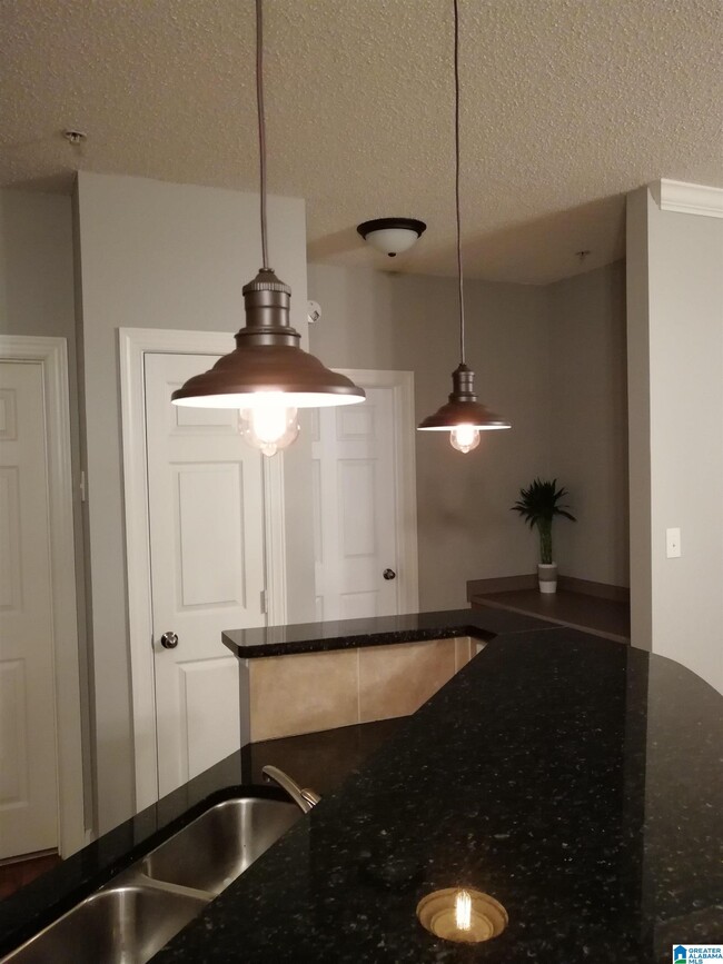 Building Photo - 219 Sterling Oaks Dr