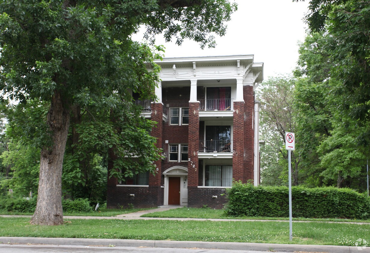 Primary Photo - 2725-2727 Benton Blvd