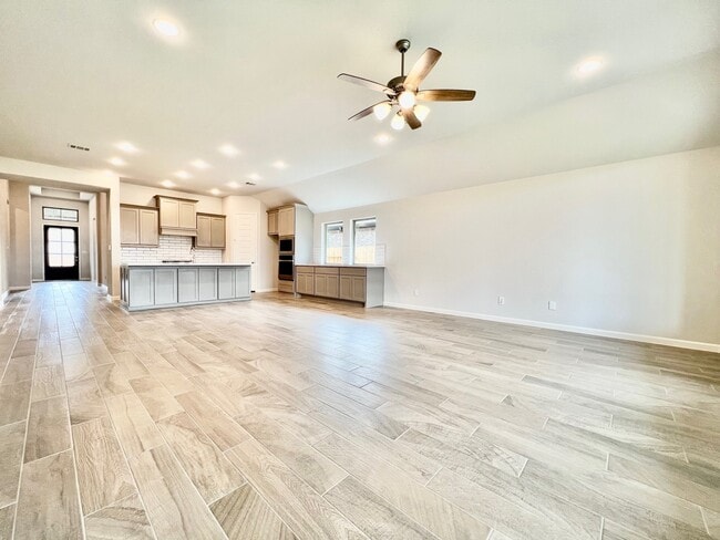 Building Photo - 1351 Park Path Dr