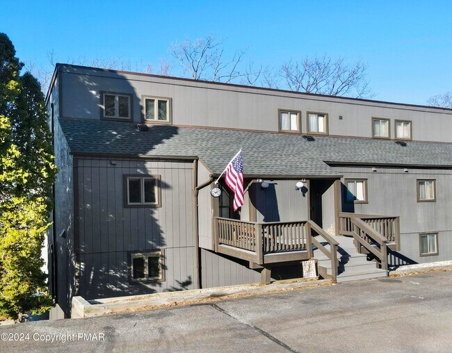 Building Photo - 79 Cross Country Ln