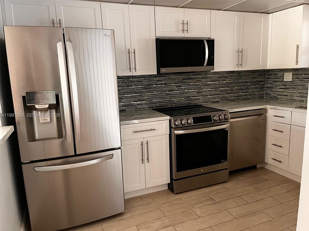 Foto del edificio - 210 NW 87th Ave