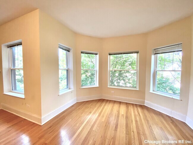 Foto del edificio - 3432 N Bell Ave