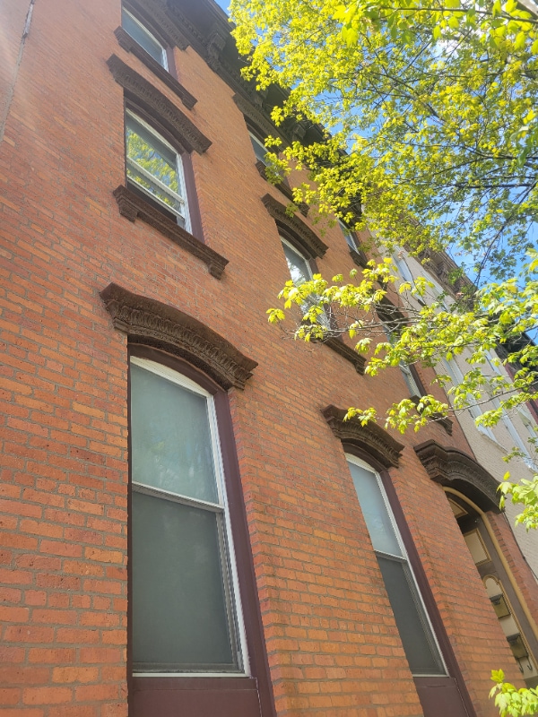 Building Photo - 153 1st St
